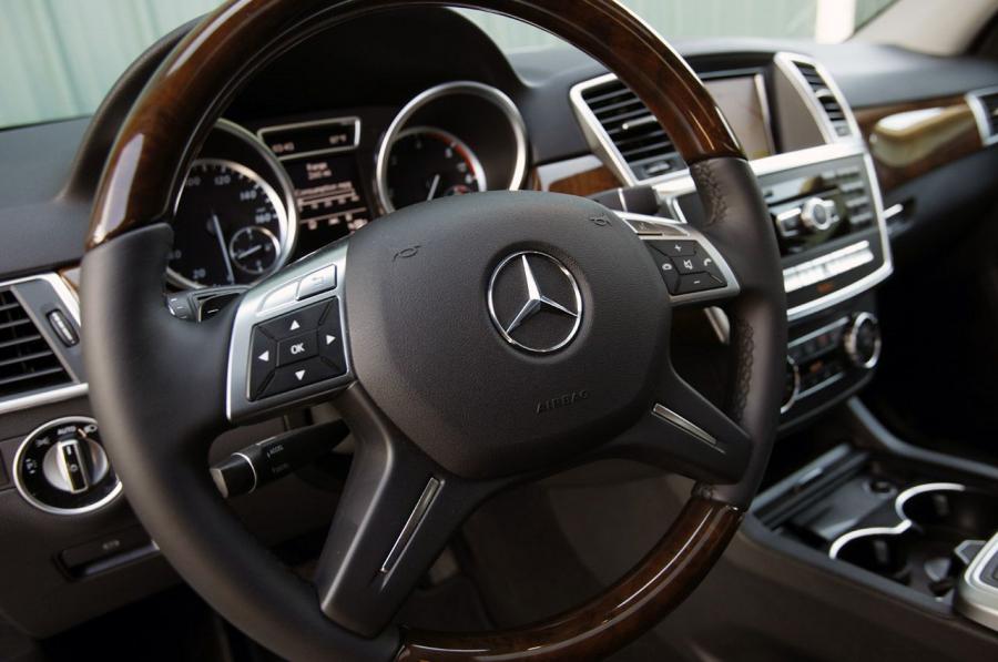  Mercedes-Benz ML350 BlueTEC 4Matic 2012 года  (фото 21 из 43)